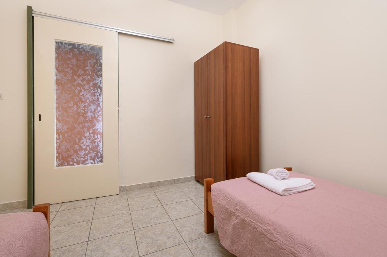 卡拉马基Petrakis Afrathias Garden House别墅 外观 照片